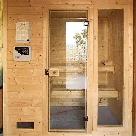 Apartmán With Two Bedrooms And Pool *