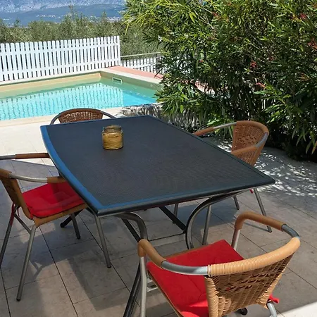 Apartmán With Two Bedrooms And Pool